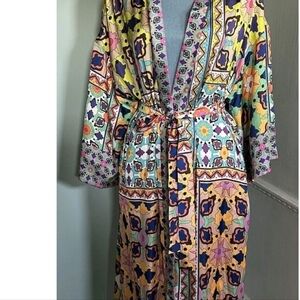 Zara Kimono xs can fit small or medium with pockets and belt side slide